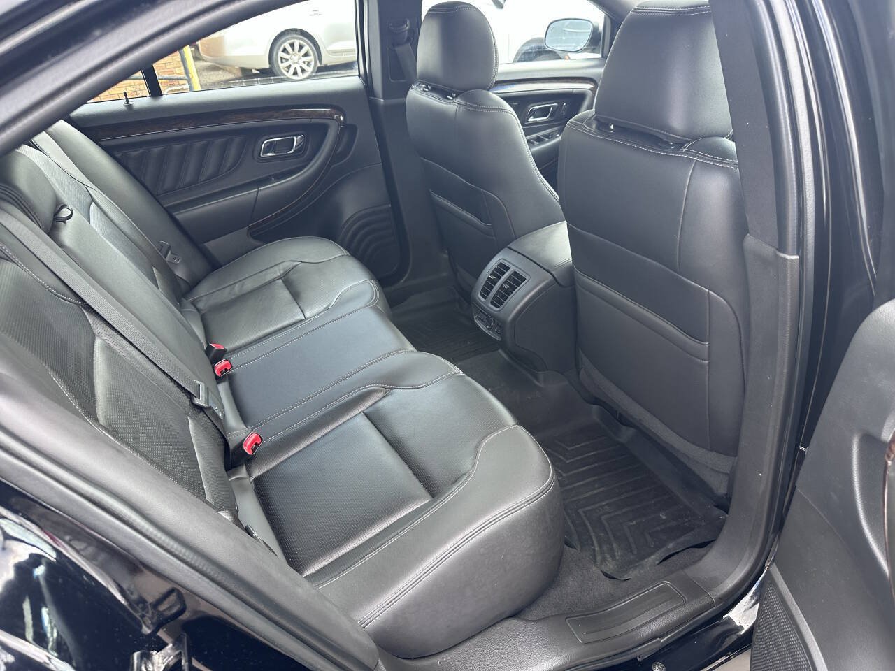 Used 2019 Ford Taurus Limited w/ Driver Assist Package FWD image 39