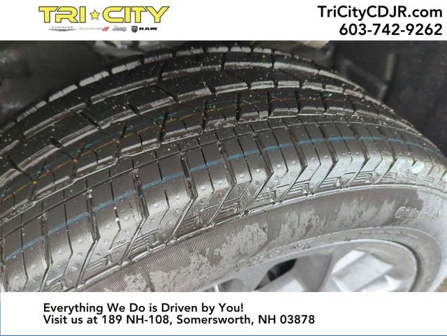 Used 2025 Jeep Grand Cherokee L Summit image 32