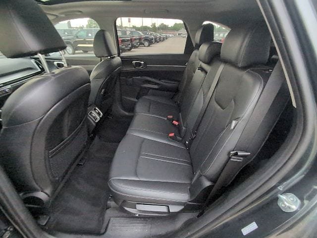 Used 2024 Kia Sorento S w/ Panoramic Sunroof Package AWD/4WD image 12