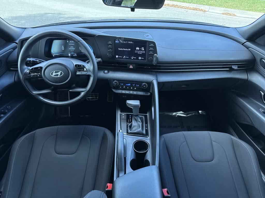 Used 2025 Hyundai Elantra Sport FWD image 23