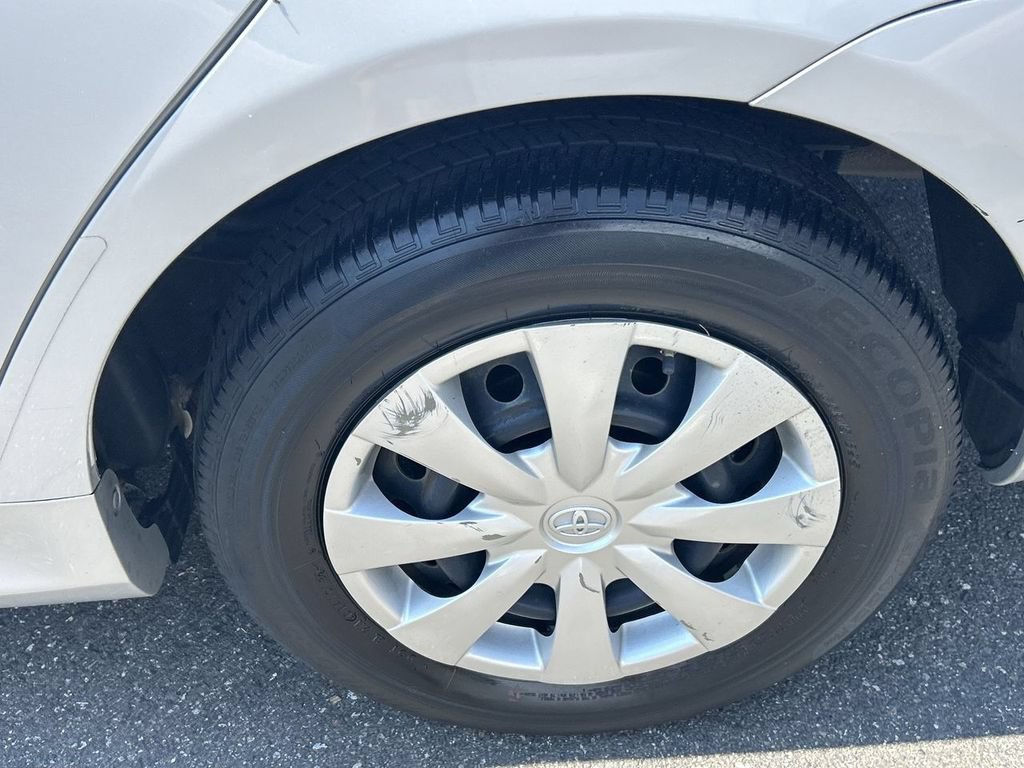 Used 2013 Toyota Corolla L FWD image 11