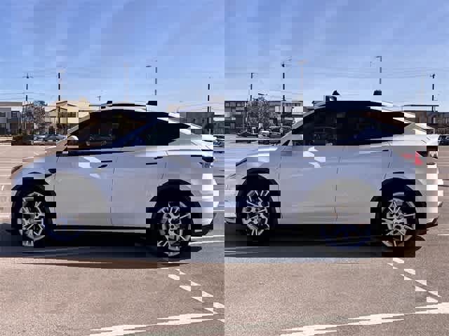 Used 2021 Tesla Model Y Long Range image 3