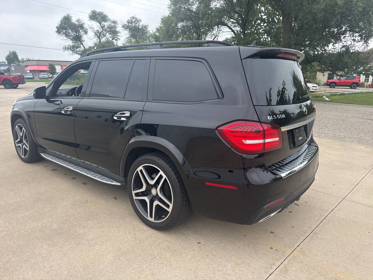 Used 2017 Mercedes-Benz GLS 550 4MATIC image 3