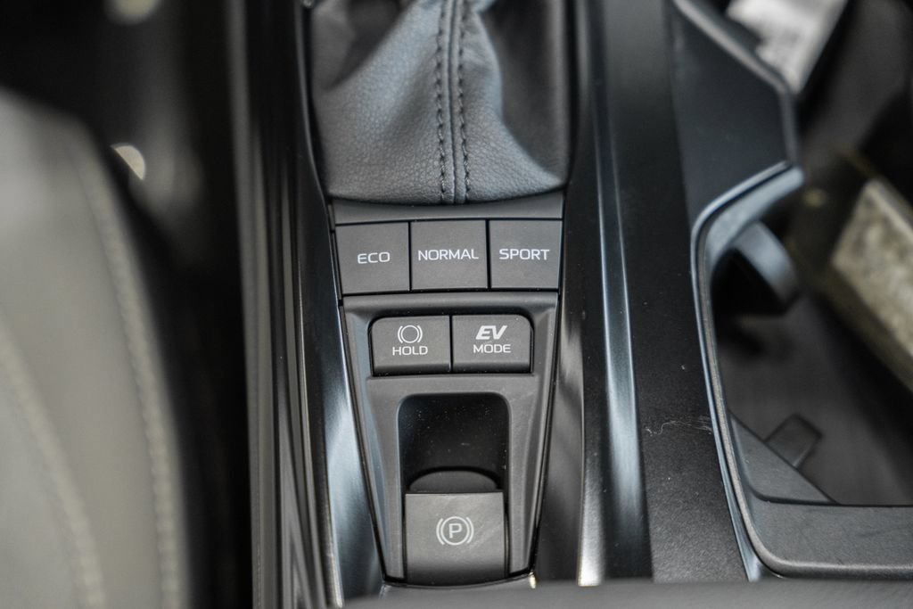 Used 2025 Toyota Camry SE AWD/4WD image 24