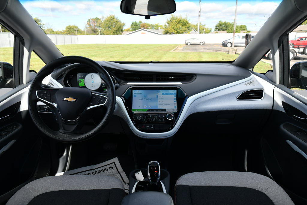 Used 2021 Chevrolet Bolt LT FWD image 23