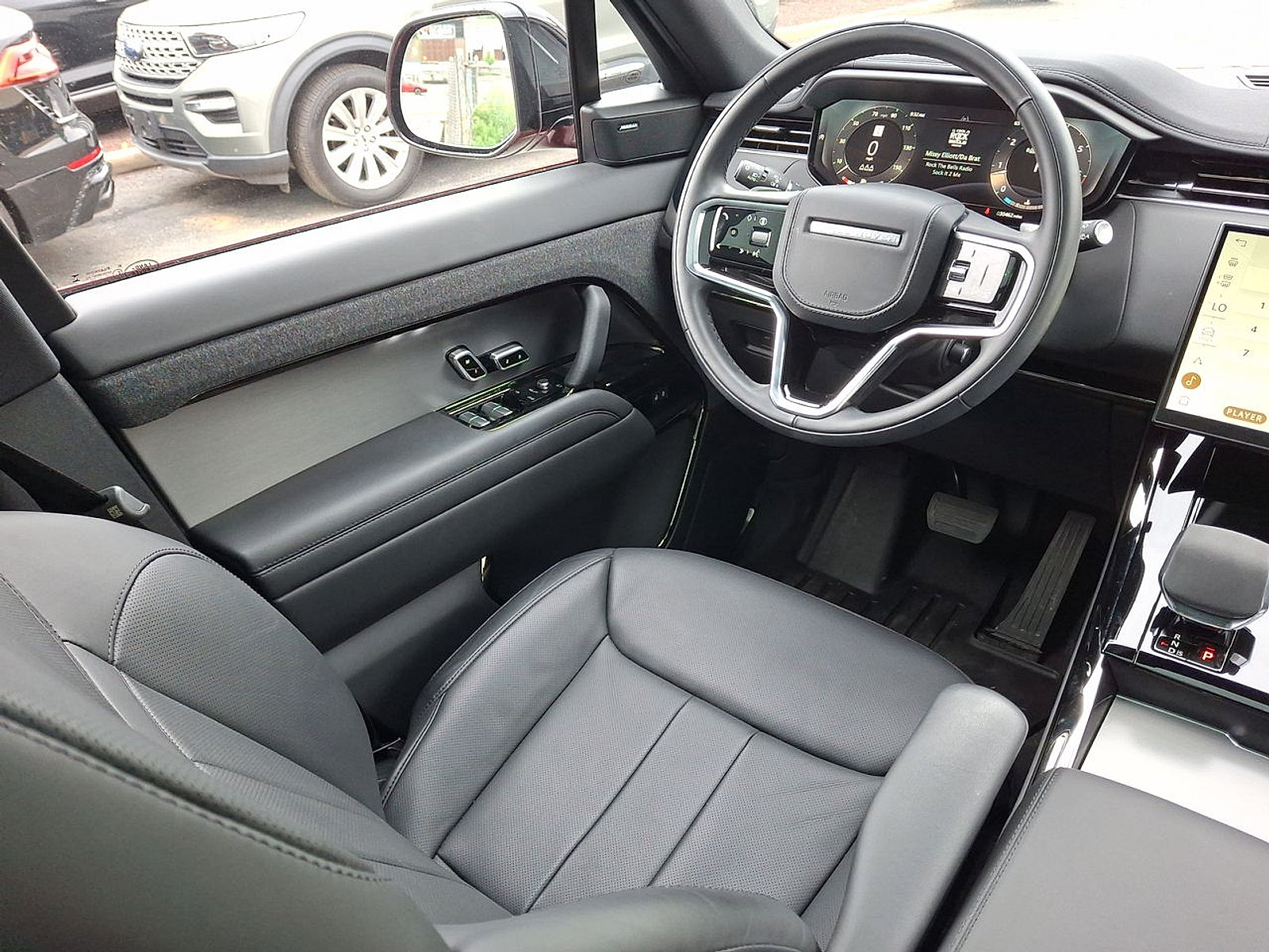 Used 2024 Land Rover Range Rover Sport SE AWD/4WD image 15