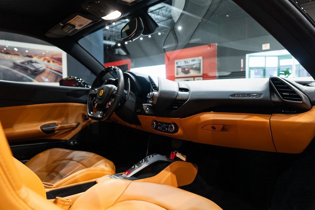 Used 2018 Ferrari 488 GTB Base image 41