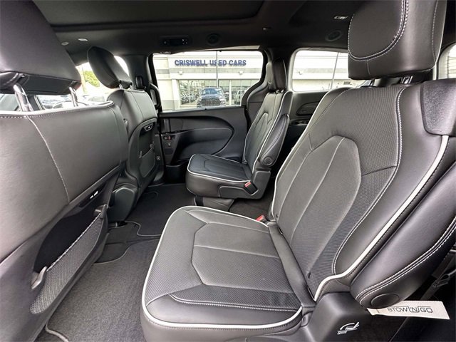 New 2026 Chrysler Pacifica Limited image 17