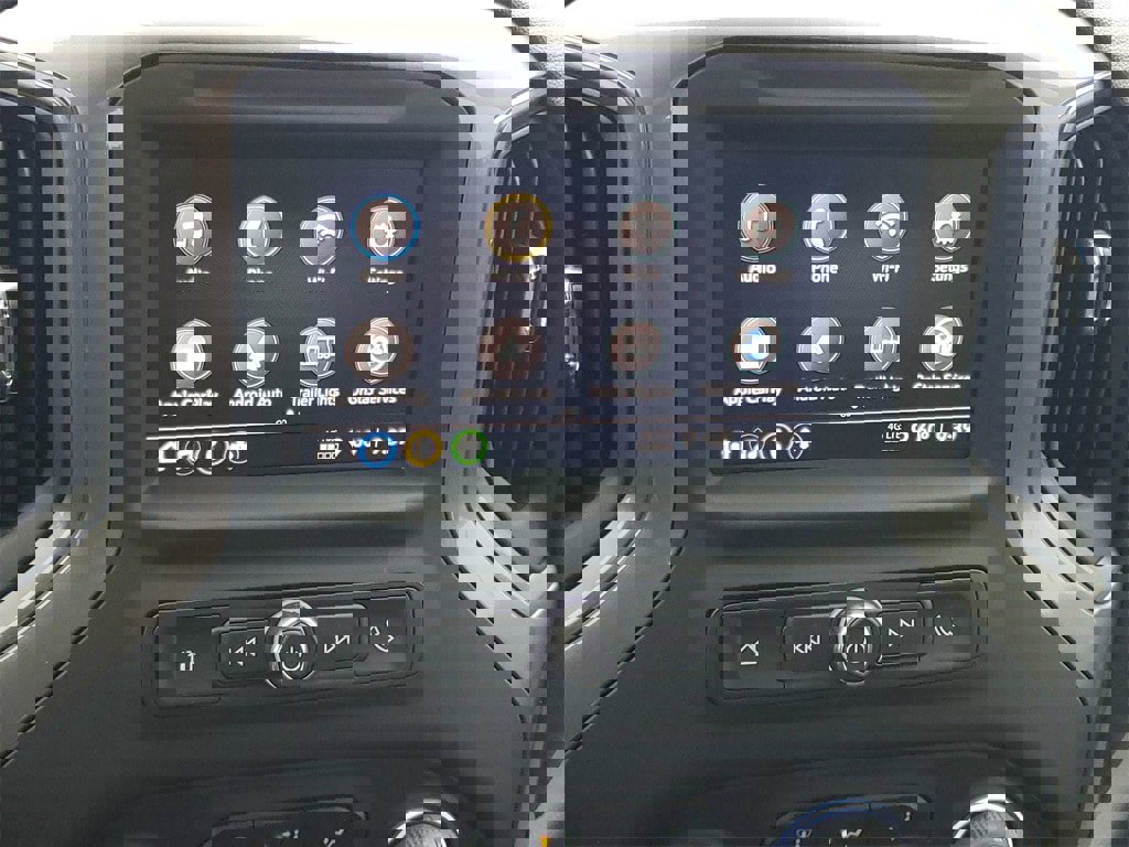 Used 2025 Chevrolet Silverado 1500 Custom image 15