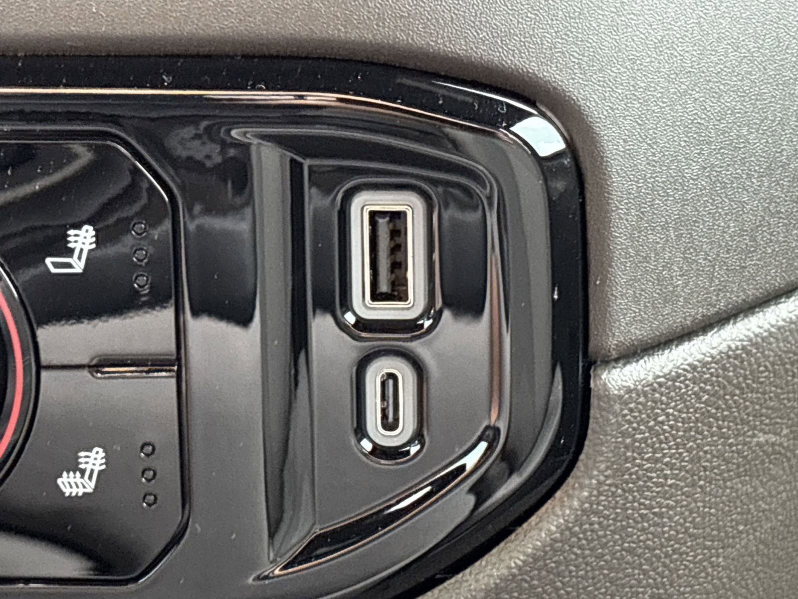 New 2025 GMC Sierra 1500 SLE w/ Preferred Package image 12