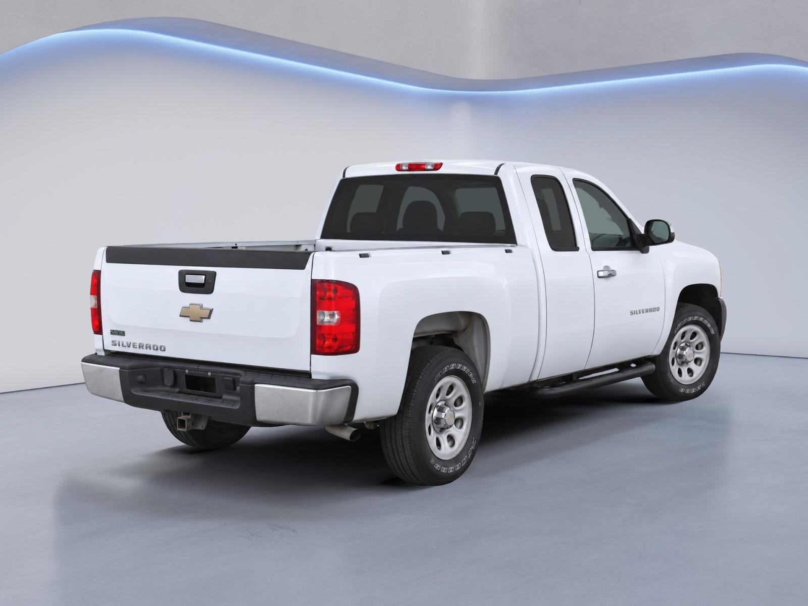 Used 2010 Chevrolet Silverado 1500 W/T RWD image 3