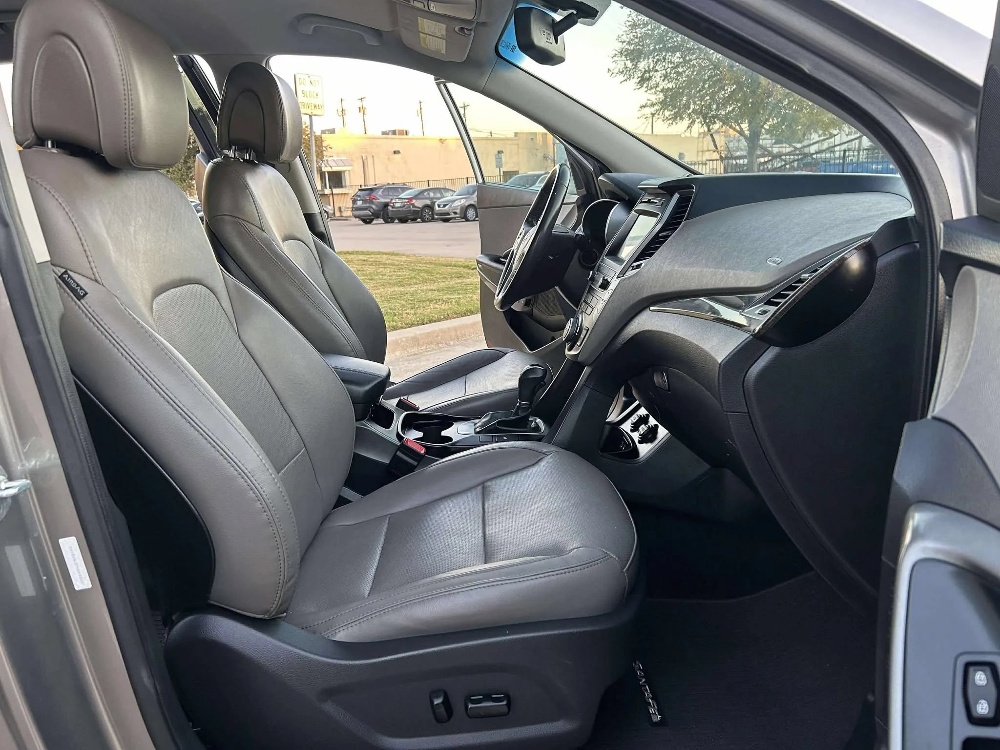Used 2017 Hyundai Santa Fe Sport FWD image 22