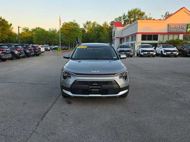 Certified 2023 Kia Niro EX FWD image 3