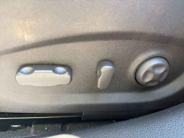 Used 2010 Buick LaCrosse CXS w/ Touring Package FWD image 11