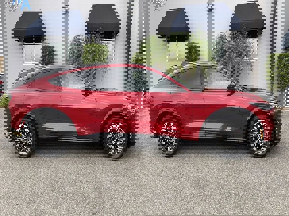 Used 2021 Ford Mustang Mach-E Premium image 4