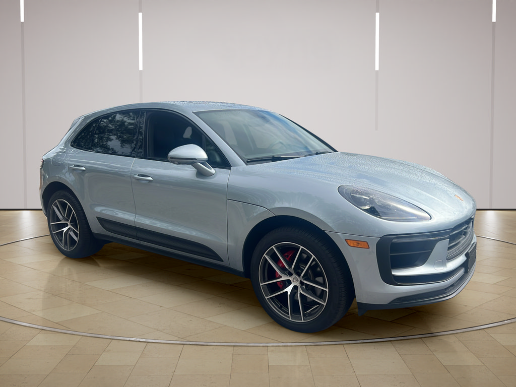Certified 2025 Porsche Macan S AWD/4WD image 9