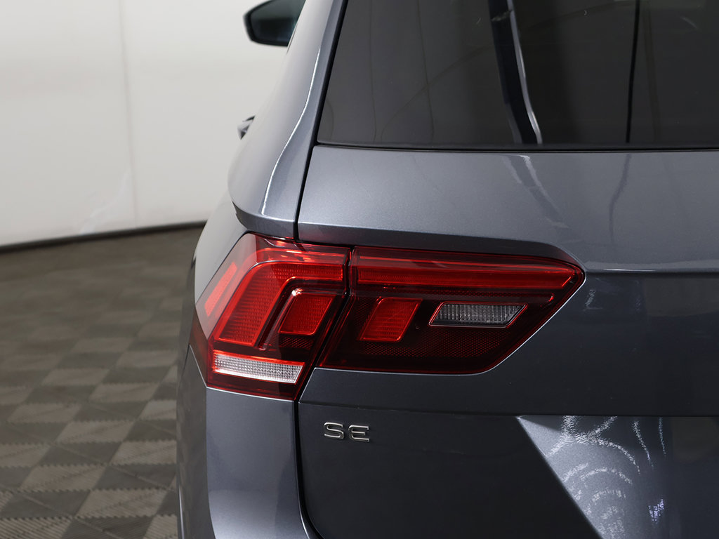 Certified 2023 Volkswagen Tiguan SE R-Line AWD/4WD image 16