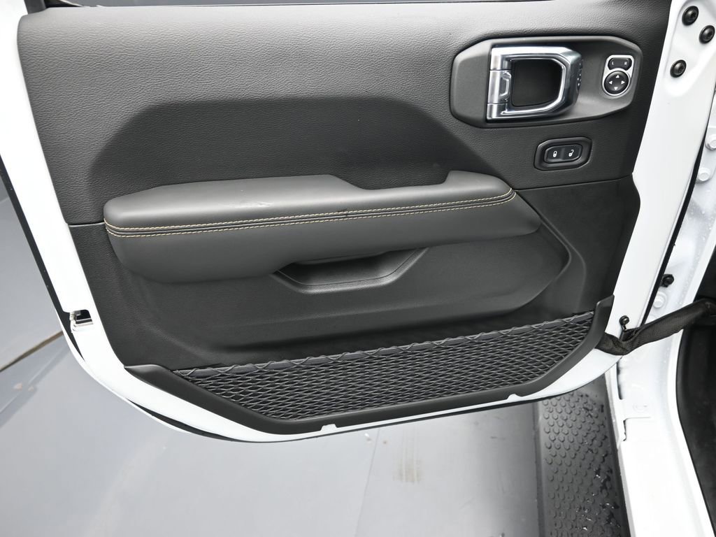 New 2025 Jeep Wrangler Sahara image 9