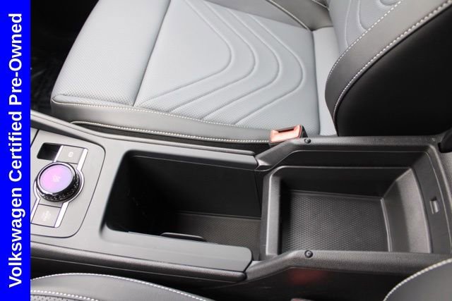 Used 2025 Volkswagen Tiguan SE image 40