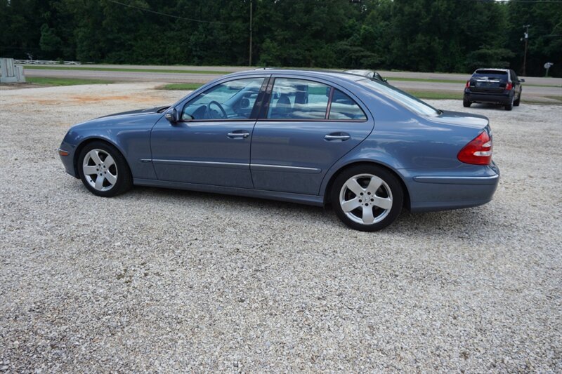 Used 2004 Mercedes-Benz E 500 4MATIC Sedan image 9