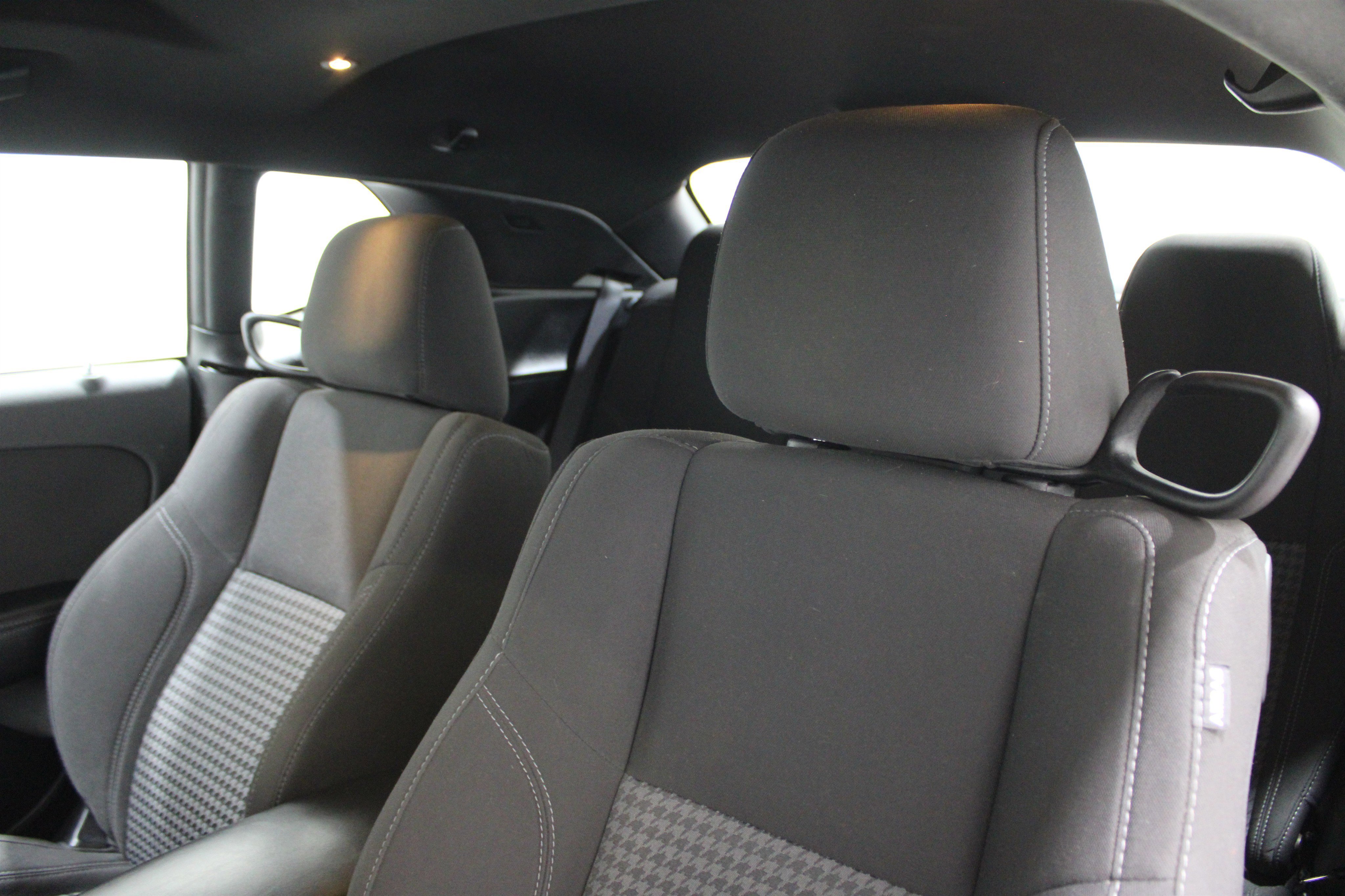 Used 2023 Dodge Challenger SXT image 5