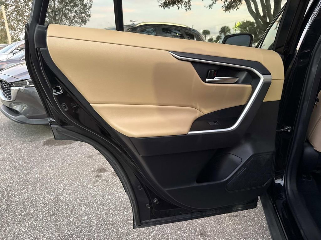 Used 2022 Toyota RAV4 XLE image 14