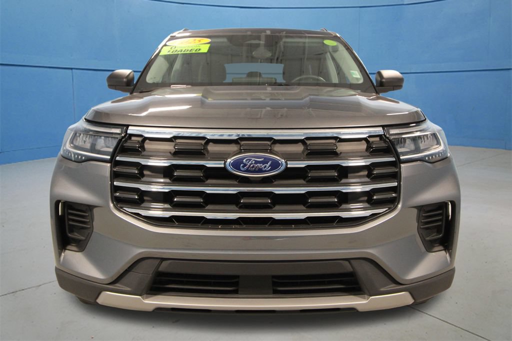 Used 2025 Ford Explorer Active AWD/4WD image 24