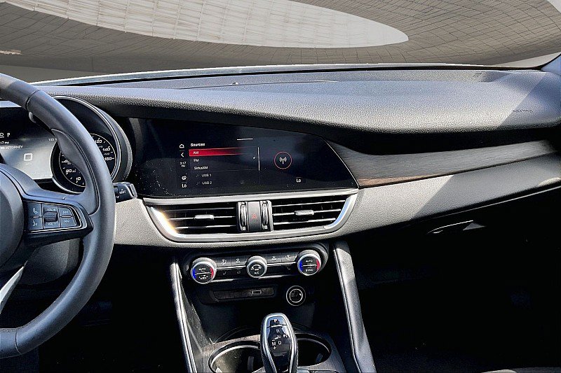 Used 2021 Alfa Romeo Giulia Ti RWD image 5