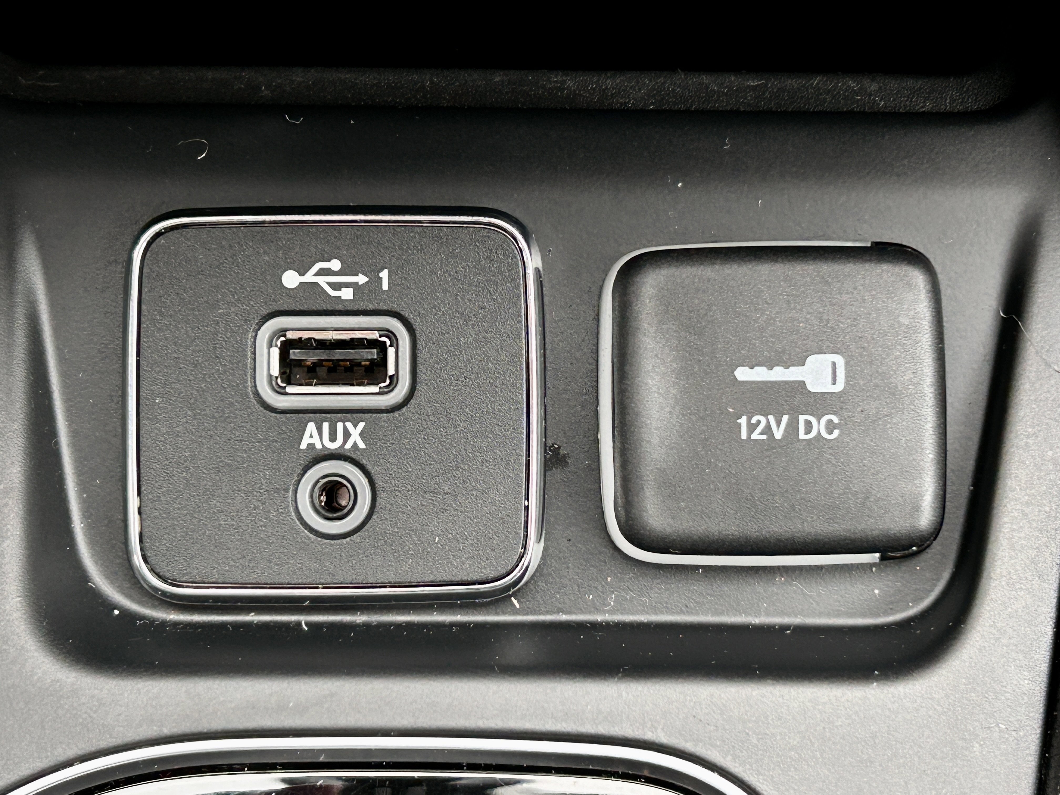 Used 2019 Jeep Cherokee Limited image 30