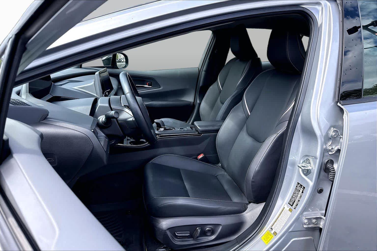 Certified 2024 Toyota Prius XLE FWD image 7