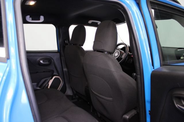 Used 2015 Jeep Renegade Latitude FWD image 21
