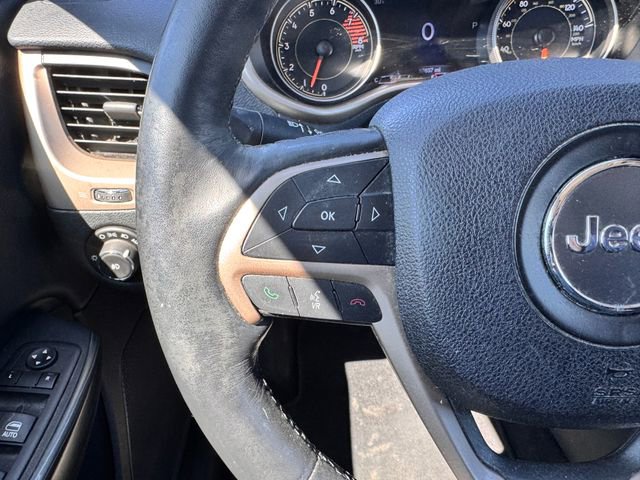 Used 2016 Jeep Cherokee Limited AWD/4WD image 16