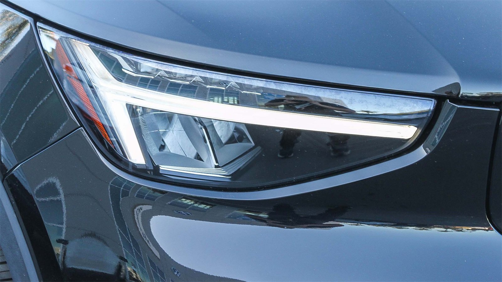 Used 2023 Volvo C40 P8 Recharge Plus w/ Protection Package Premier image 4