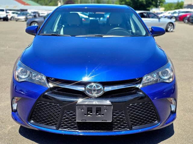 Used 2015 Toyota Camry SE FWD image 2
