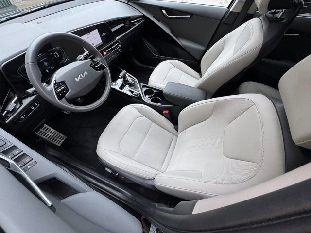Used 2023 Kia Niro EX Touring image 22