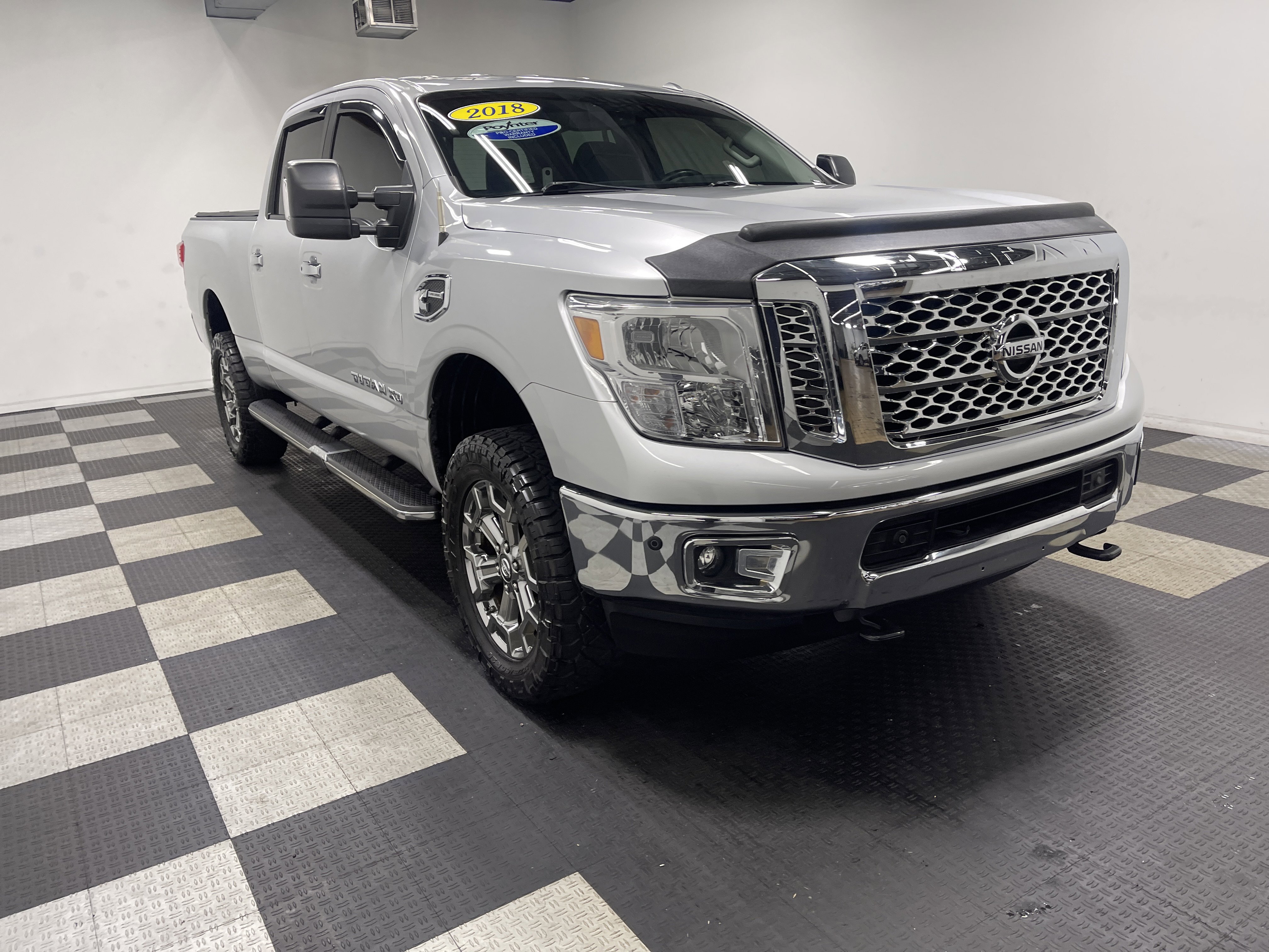 Used 2018 Nissan Titan SV w/ SV Convenience Package AWD/4WD image 6