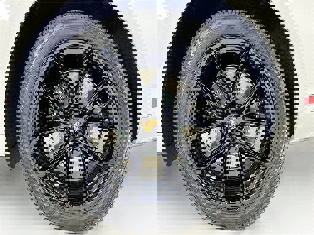 New 2026 Porsche Macan GTS image 36