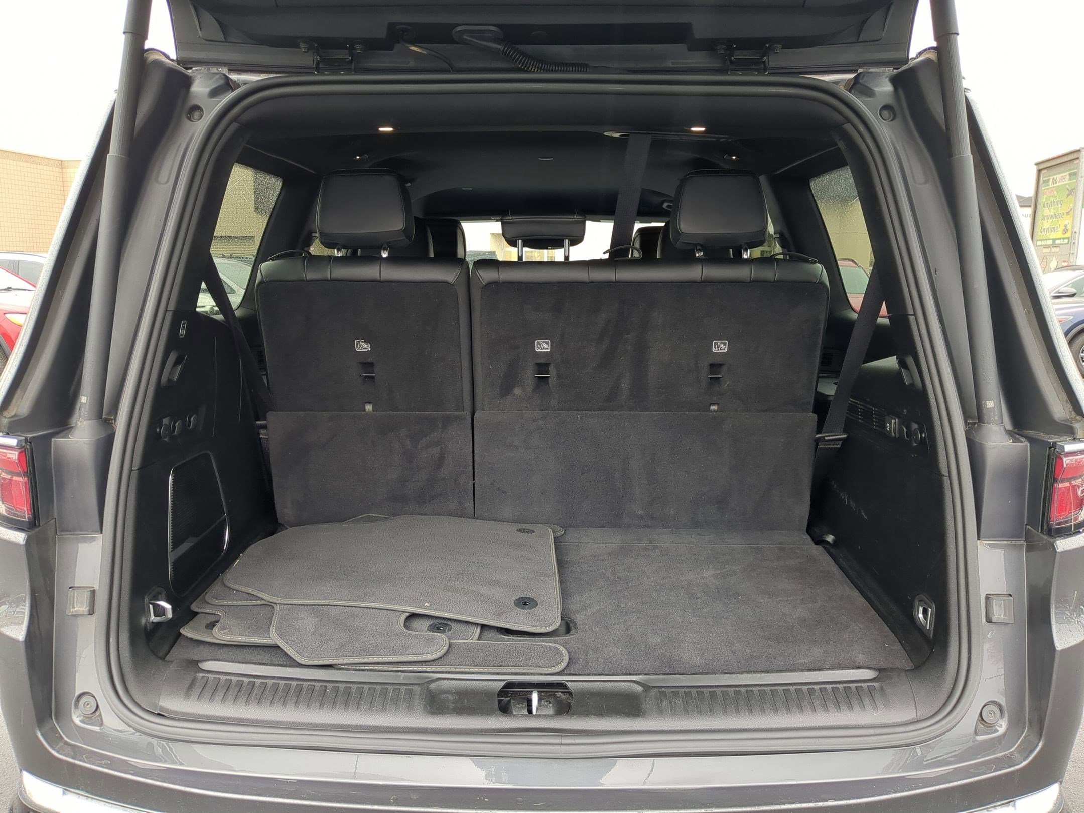 Used 2024 Jeep Wagoneer Series II image 32