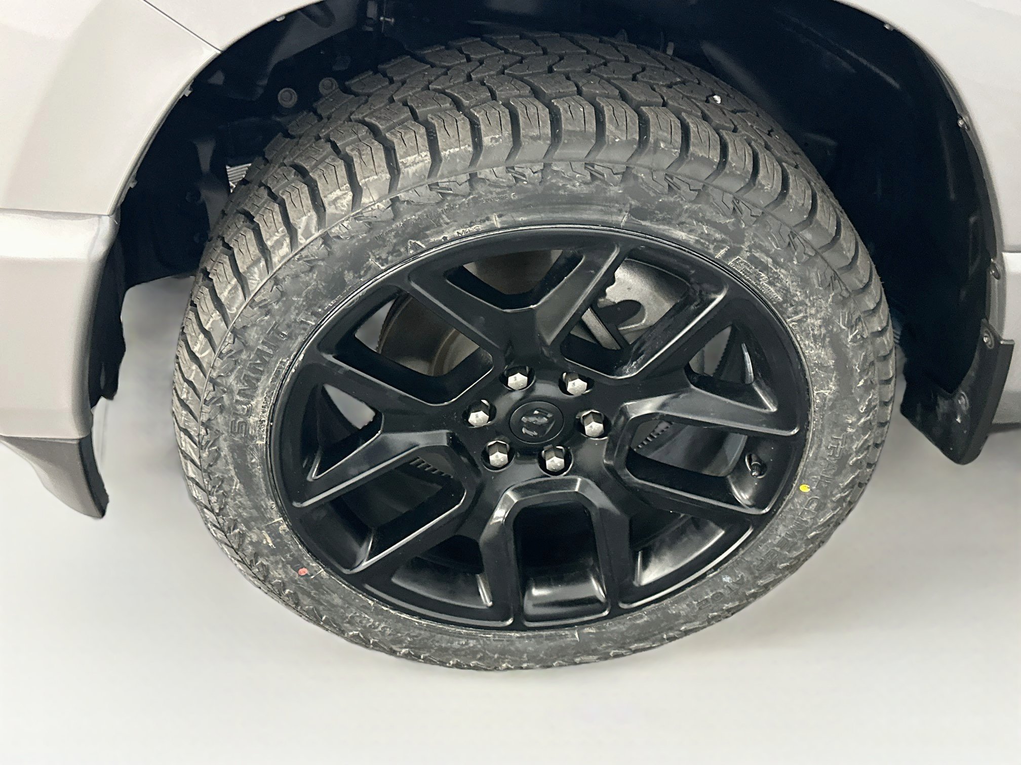 Used 2024 RAM 1500 Laramie AWD/4WD image 11