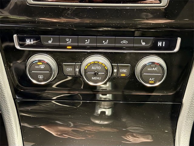 Used 2017 Volkswagen Golf 4-Door image 15