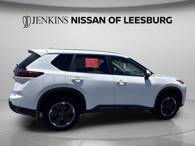Certified 2024 Nissan Rogue SV w/ SV Premium Package FWD image 3