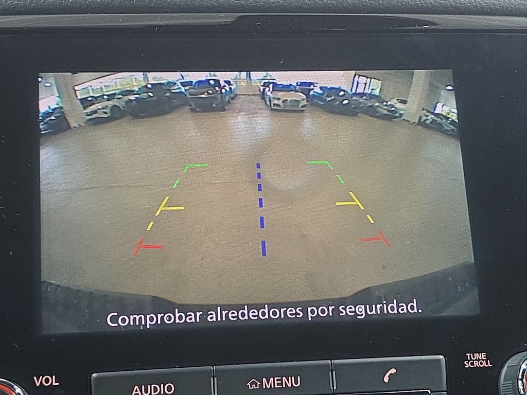 Used 2024 Nissan Titan SV w/ SV Convenience Package RWD image 16