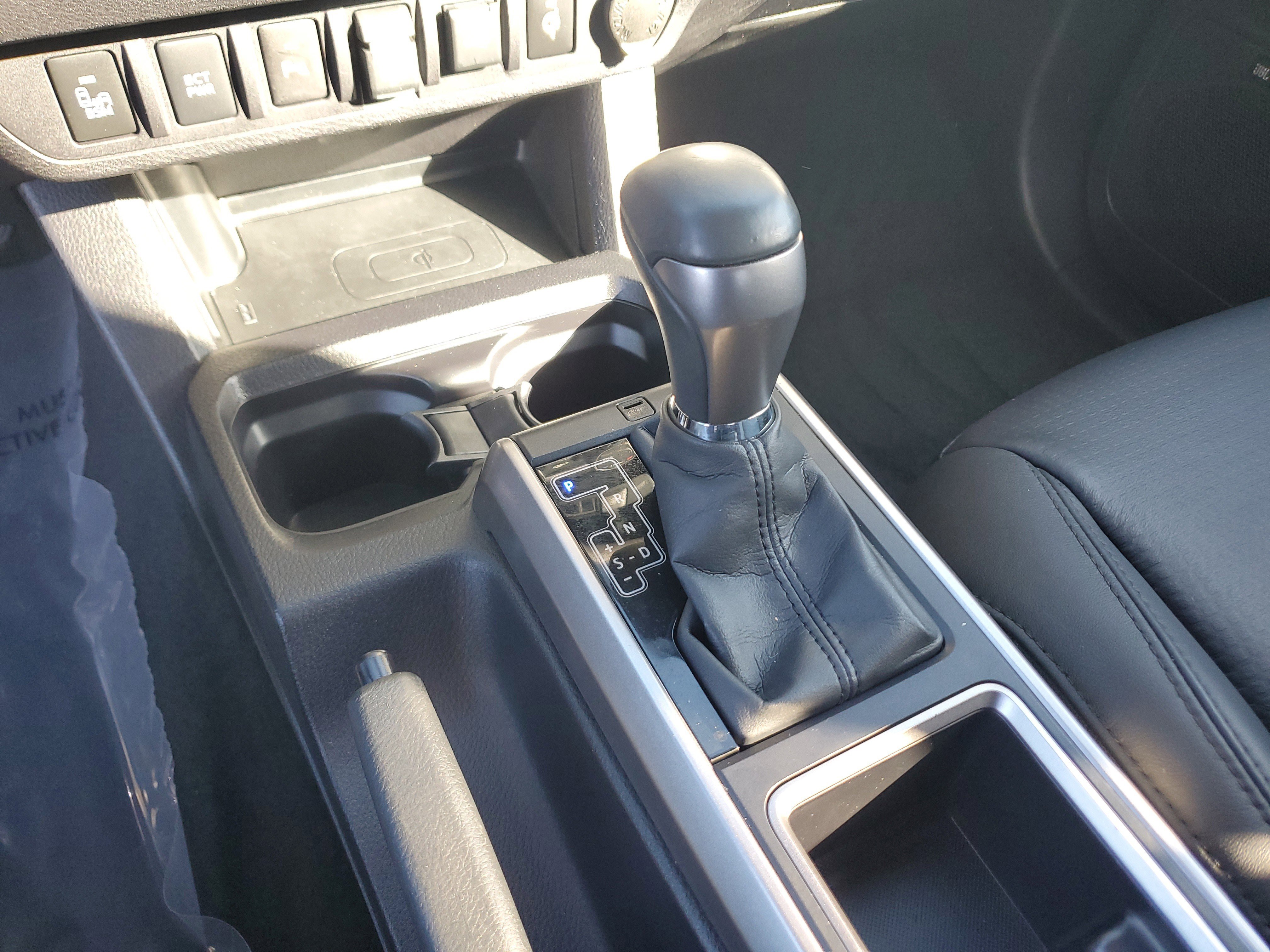 Used 2022 Toyota Tacoma Limited image 25