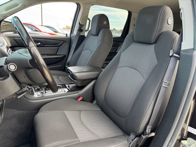 Used 2017 Chevrolet Traverse LT w/ Style and Technology Package FWD image 9
