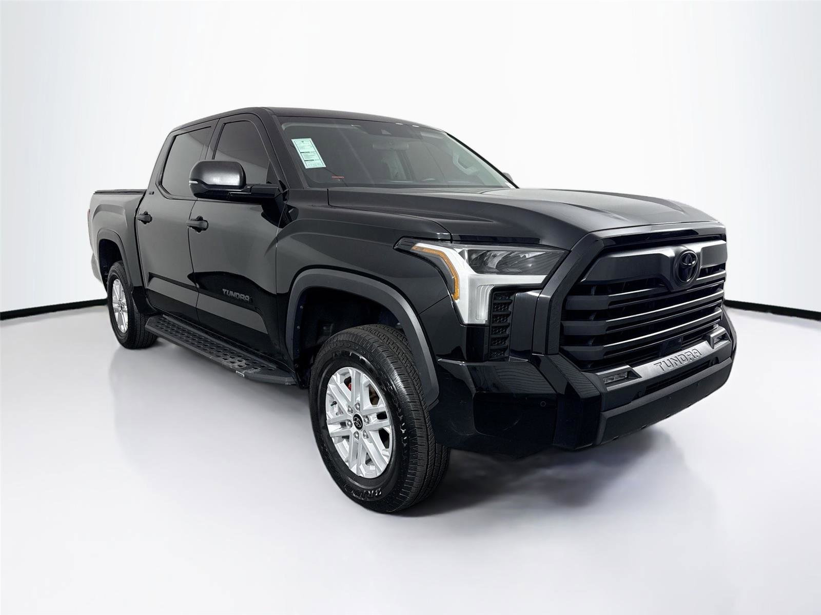 Used 2023 Toyota Tundra SR5 w/ SR5 Convenience Package AWD/4WD image 9