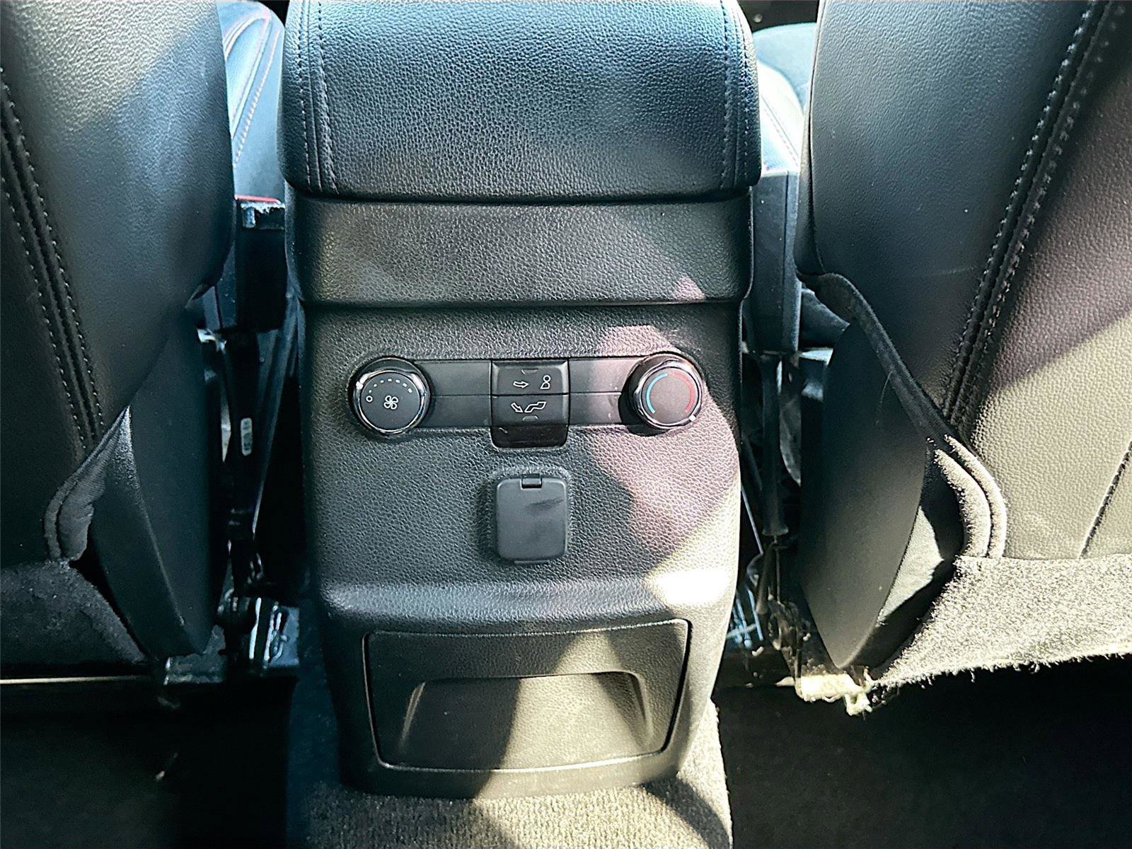 Used 2018 Ford Explorer XLT w/ Equipment Group 202A image 26