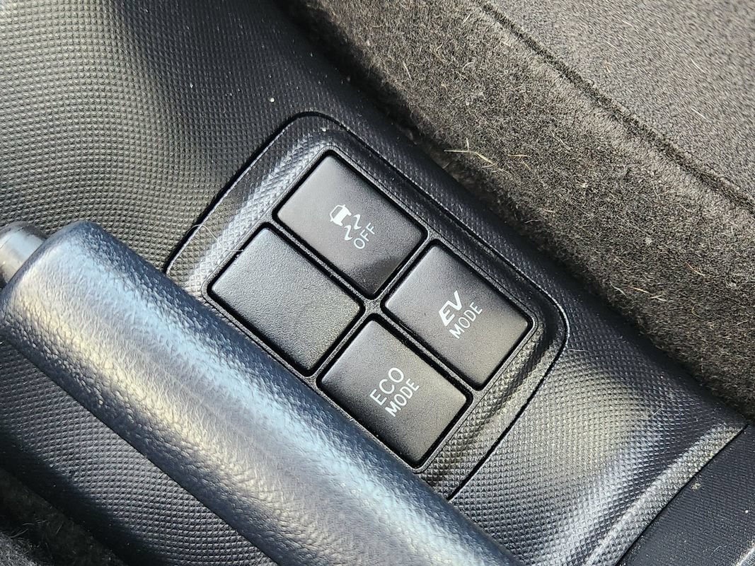 Used 2015 Toyota Prius C One FWD image 23