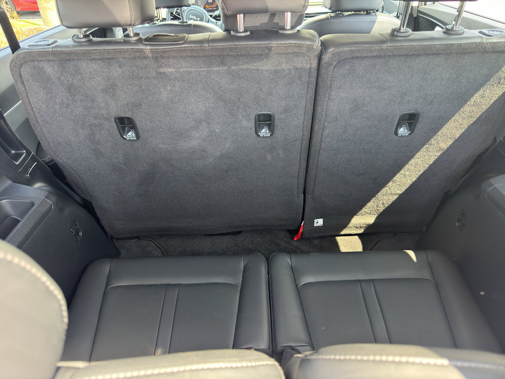 Used 2025 Kia Sorento S image 10