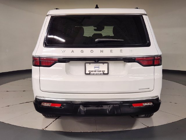 Used 2024 Jeep Wagoneer L Series II w/ Flexible Seating Group RWD image 9