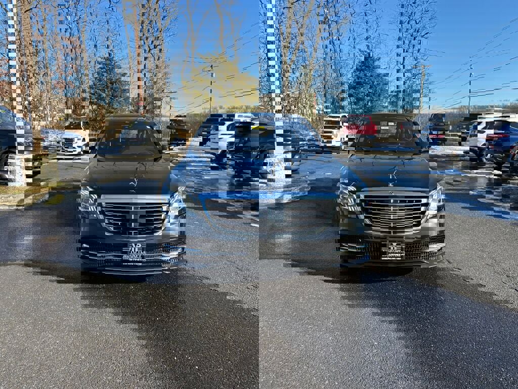 Used 2019 Mercedes-Benz S 560 4MATIC Sedan w/ Premium Package image 2